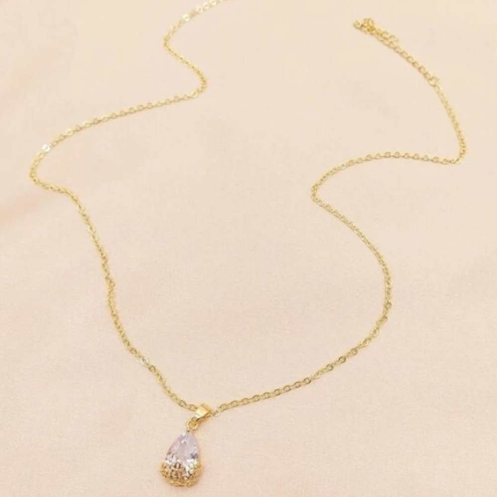 18k GOLD LE FLEUR NECKLACE - Picture 4 of 4